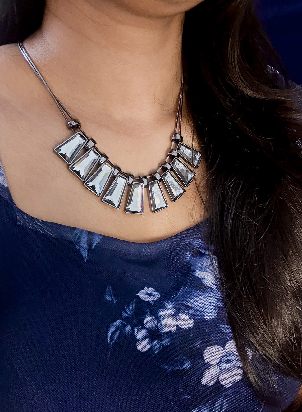 ANUSHKA-BLACK-STONE-FASHION-NECKLACE